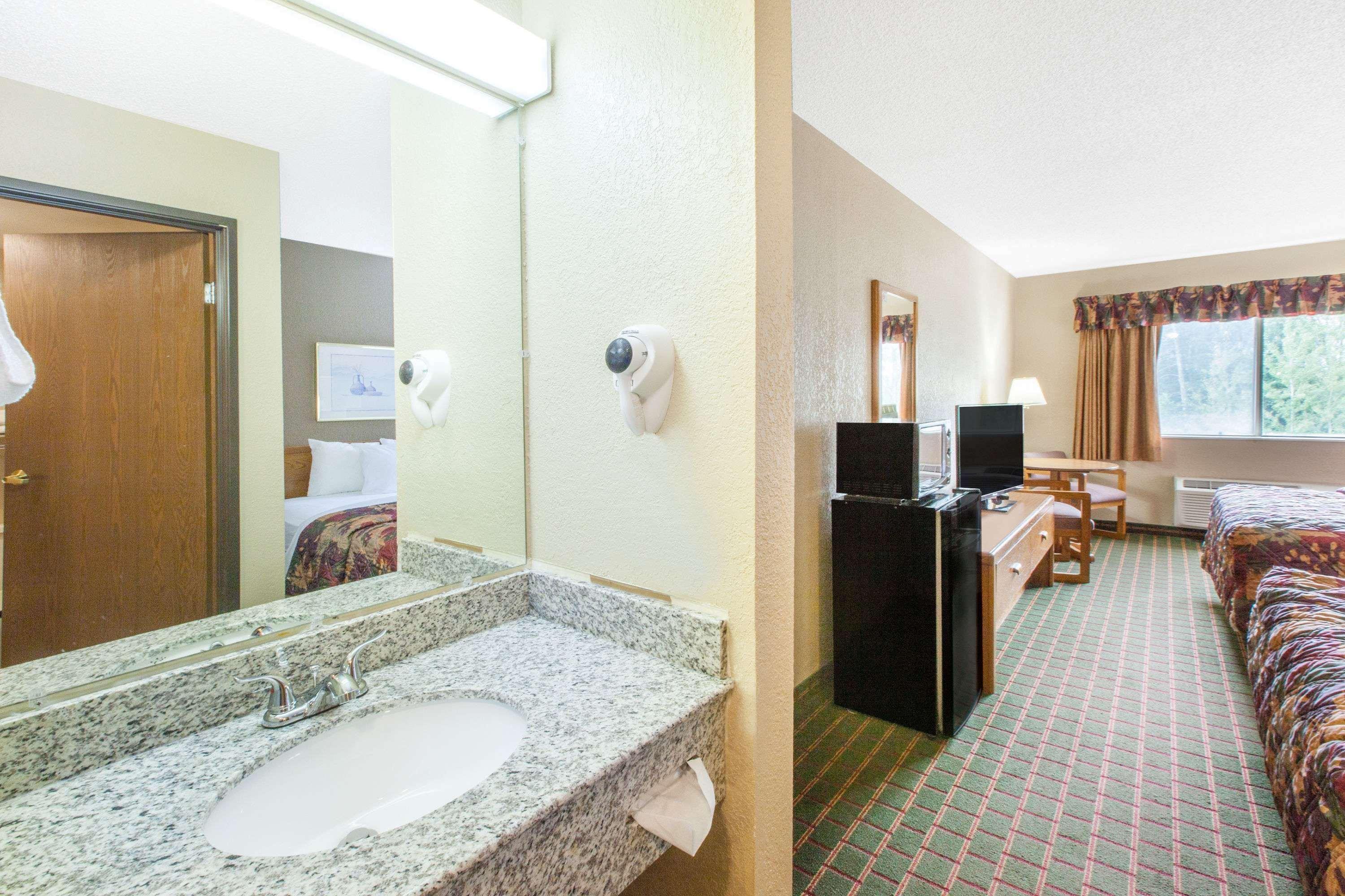 Days Inn By Wyndham Sault Ste Marie Mi Εξωτερικό φωτογραφία